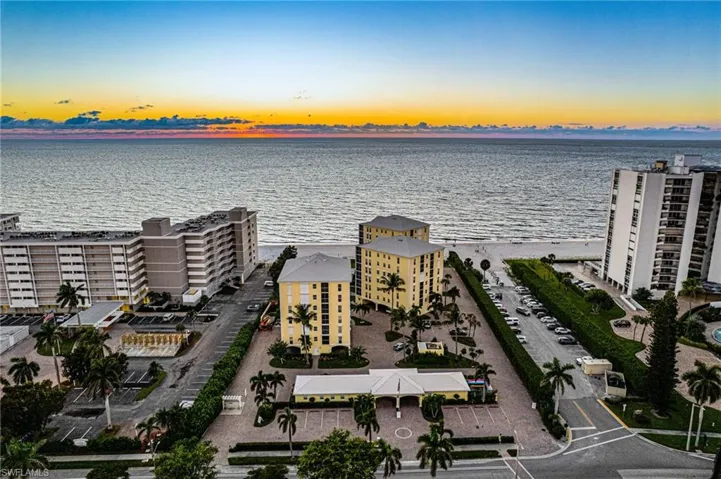 3483  Gulf Shore N BLVD, Naples, FL 34103