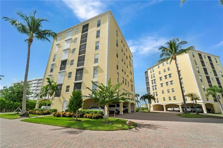 3483  Gulf Shore N BLVD, Naples, FL 34103