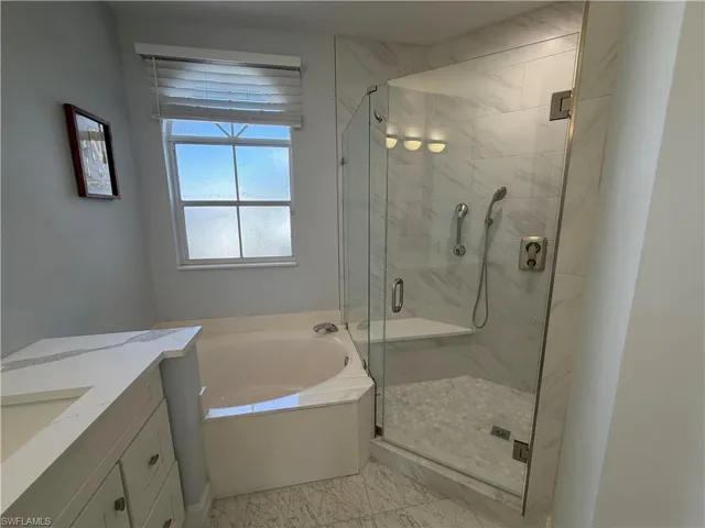 5950  Almaden  DR, Naples, FL 34119