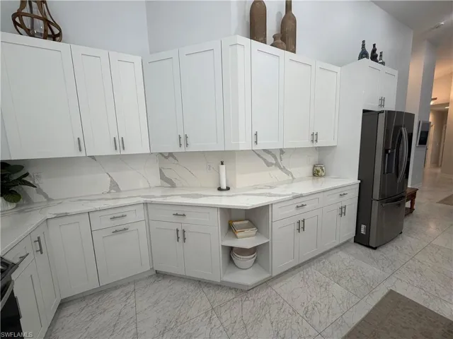 5950  Almaden  DR, Naples, FL 34119