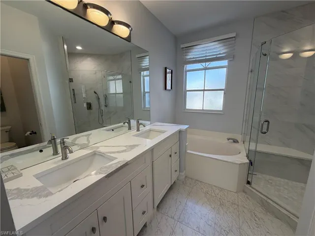 5950  Almaden  DR, Naples, FL 34119