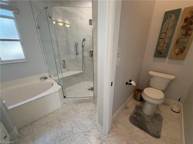 5950  Almaden  DR, Naples, FL 34119