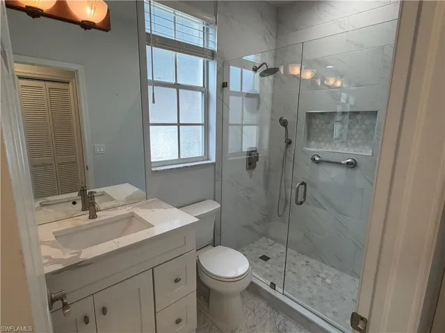 5950  Almaden  DR, Naples, FL 34119