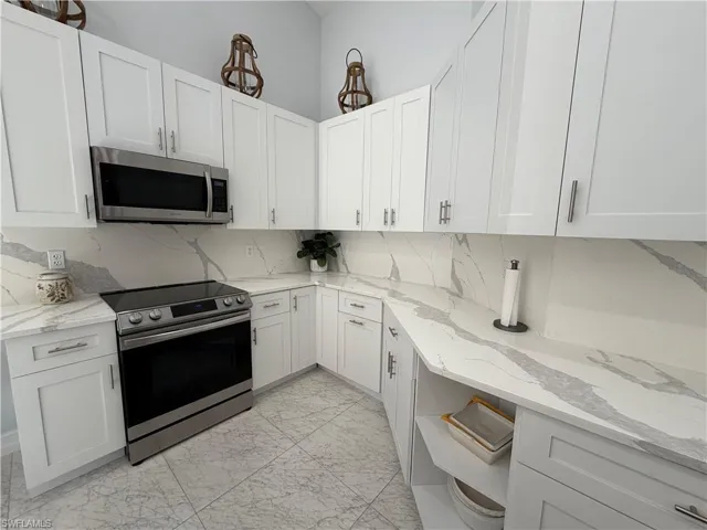 5950  Almaden  DR, Naples, FL 34119