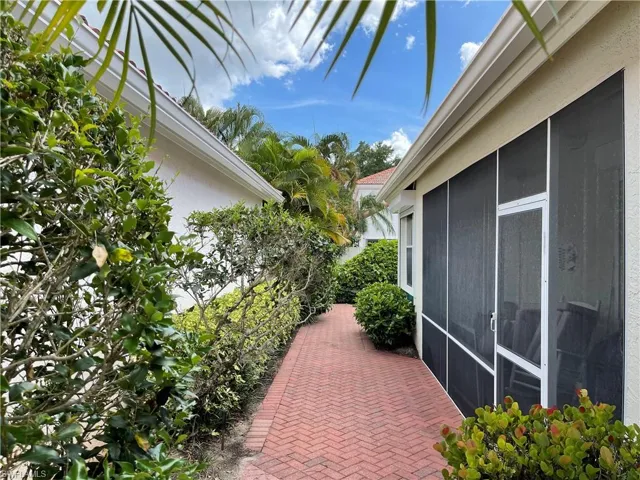 5950  Almaden  DR, Naples, FL 34119