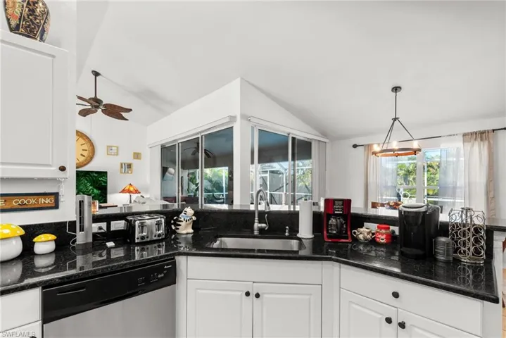 125 Sw 22nd Ter, Cape Coral Fl 33991