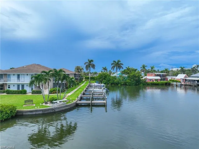 330 Kon Tiki Dr C7, Naples, Florida 34113