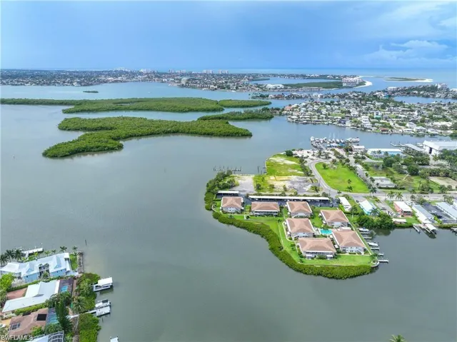 330 Kon Tiki Dr C7, Naples, Florida 34113