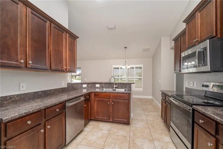 3423 NE 12th AVE, CAPE CORAL FL 33909