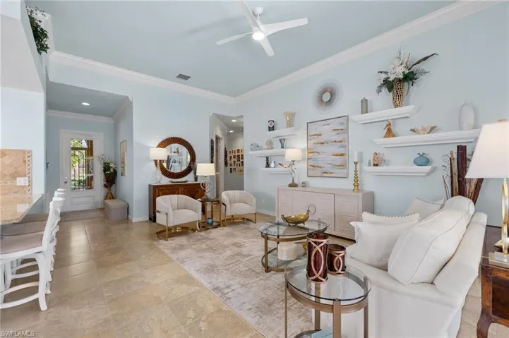 Crown Molding & High Ceilings