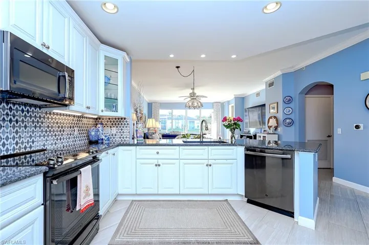 3059  Horizon  LN, Naples, FL 34109