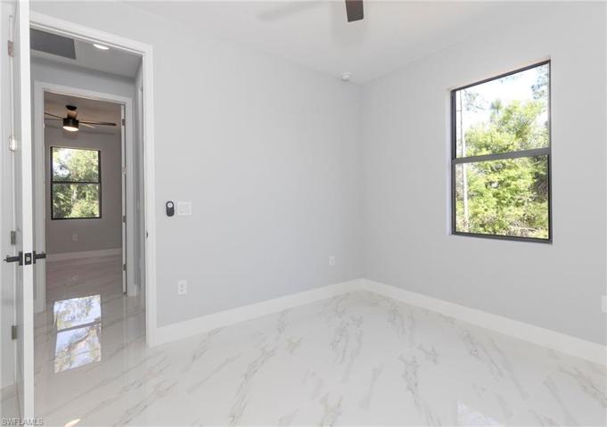 unfurnished Bedroom2