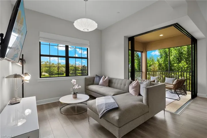 9645  MONTELANICO  LOOP, Naples, FL 34119