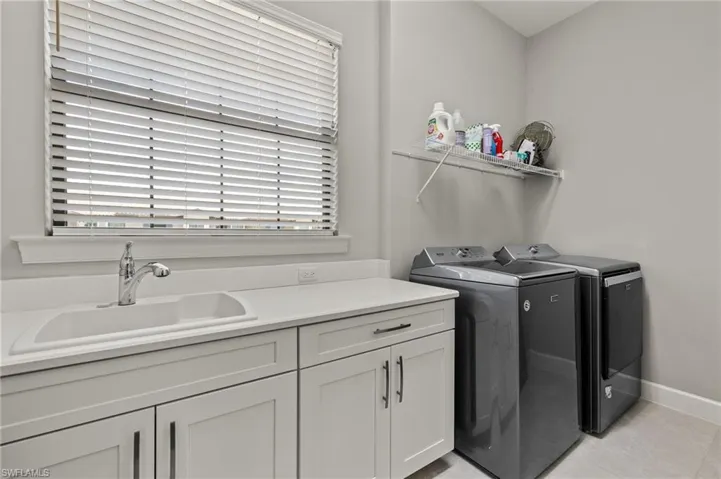 9645  MONTELANICO  LOOP, Naples, FL 34119