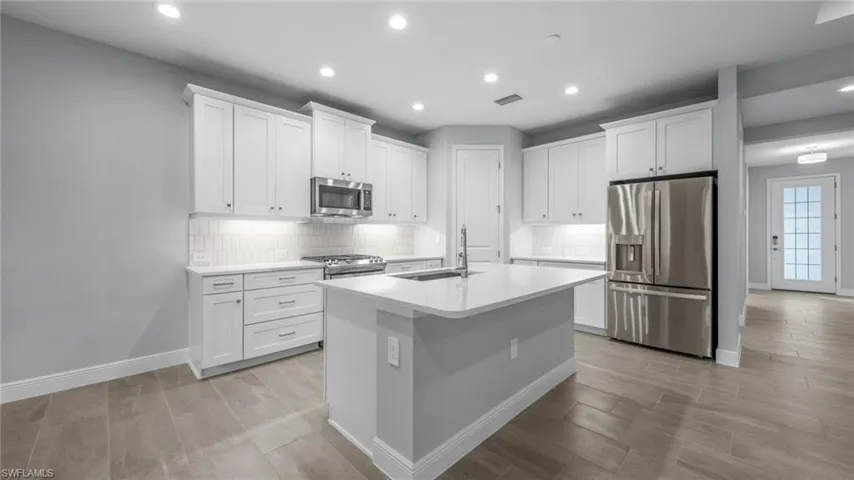 3045  Heritage Pines  DR, Fort Myers, FL 33905