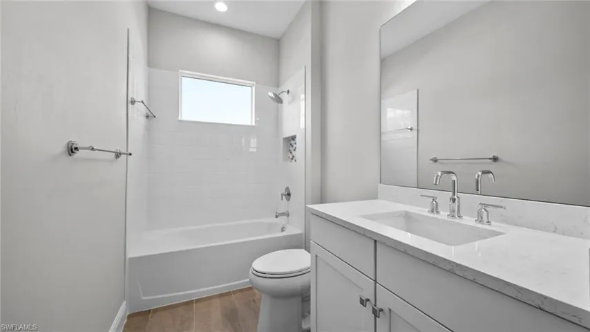 3045  Heritage Pines  DR, Fort Myers, FL 33905