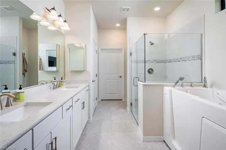 7266  Wilton  DR, Naples, FL 34109