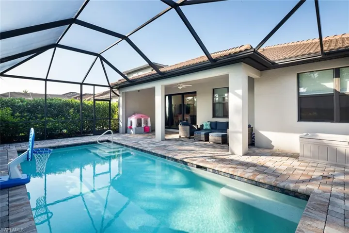 7266  Wilton  DR, Naples, FL 34109