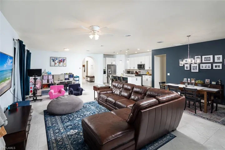 7266  Wilton  DR, Naples, FL 34109