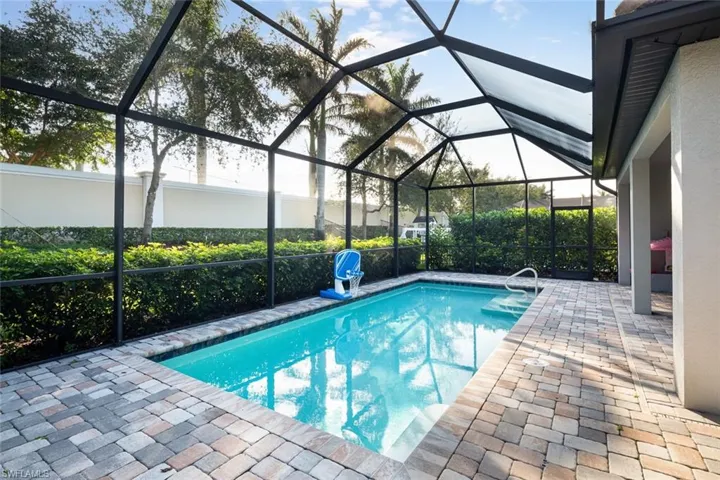 7266  Wilton  DR, Naples, FL 34109