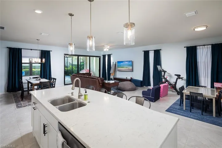 7266  Wilton  DR, Naples, FL 34109