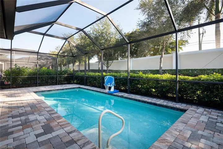 7266  Wilton  DR, Naples, FL 34109