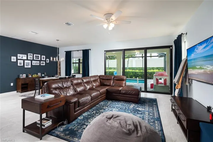 7266  Wilton  DR, Naples, FL 34109