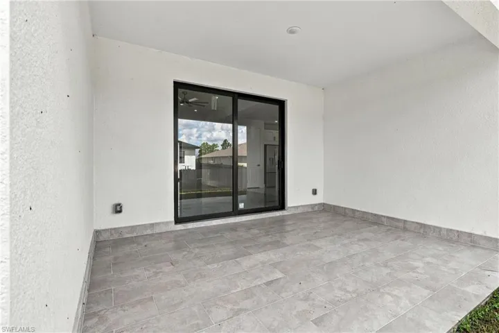 3900 25th St Sw, Lehigh Acres, Florida 33976