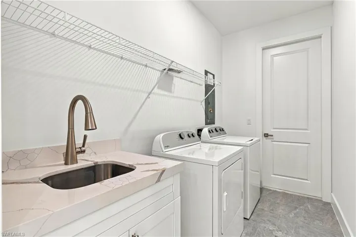 3900 25th St Sw, Lehigh Acres, Florida 33976