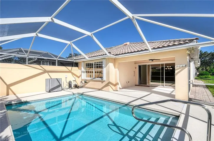 5821 Drummond Way, Naples, Florida 34119