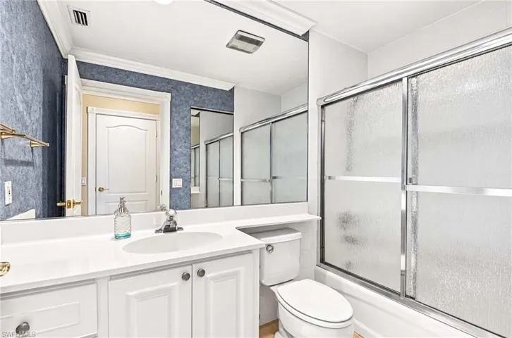 5821 Drummond Way, Naples, Florida 34119