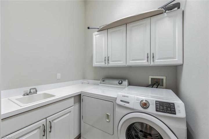 388  Cypress W WAY, Naples, FL 34110