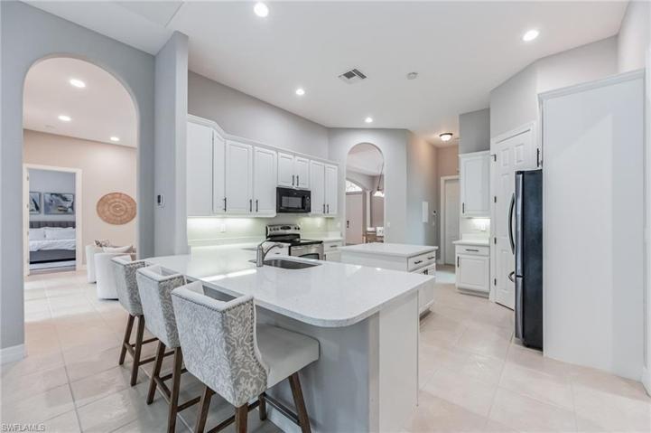 388  Cypress W WAY, Naples, FL 34110