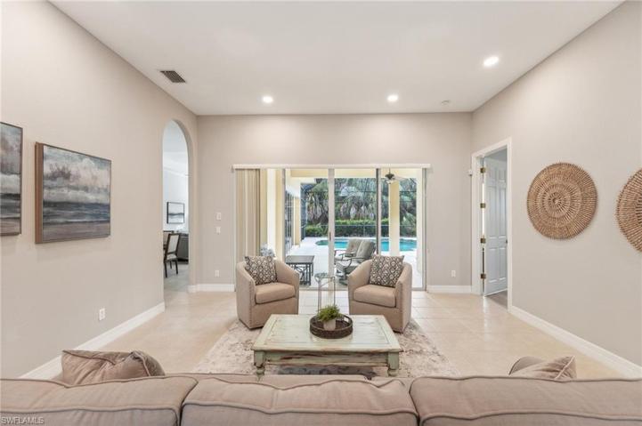 388  Cypress W WAY, Naples, FL 34110
