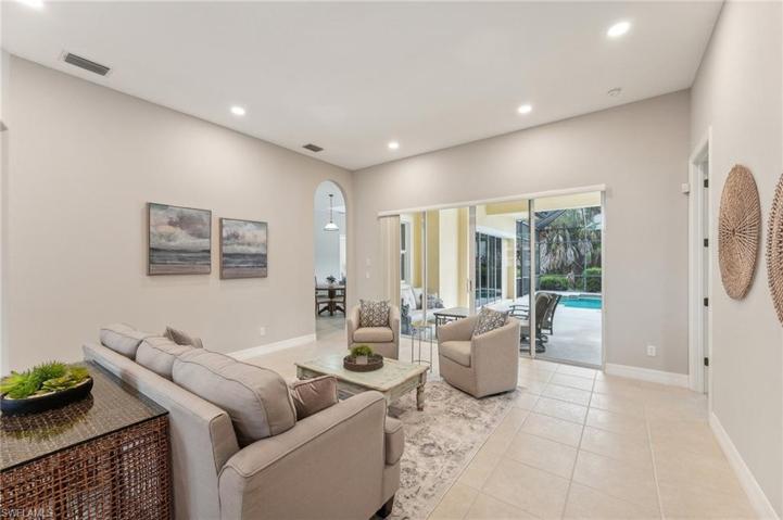 388  Cypress W WAY, Naples, FL 34110