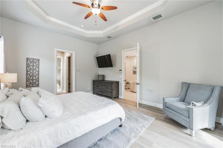 388  Cypress W WAY, Naples, FL 34110