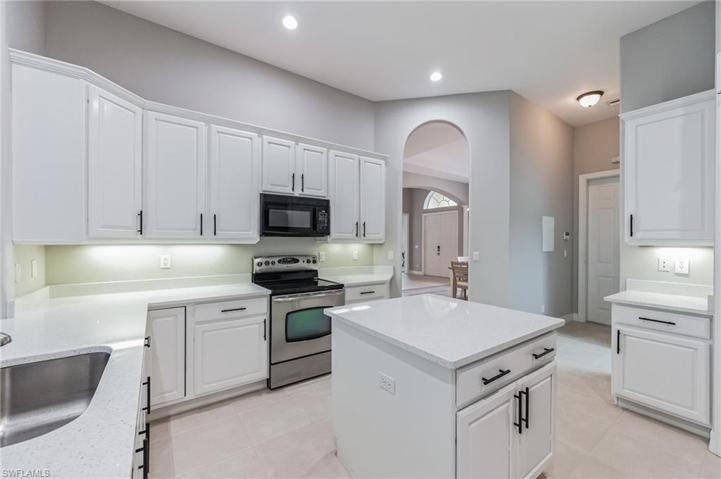 388  Cypress W WAY, Naples, FL 34110
