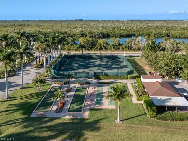 Overview of the property's tennis courts and amenities.