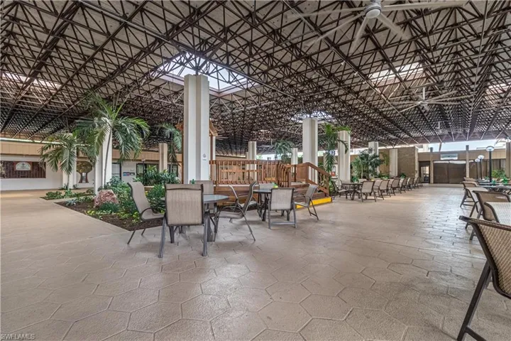 1828 Pine Valley Dr 309, Fort Myers, Florida 33907