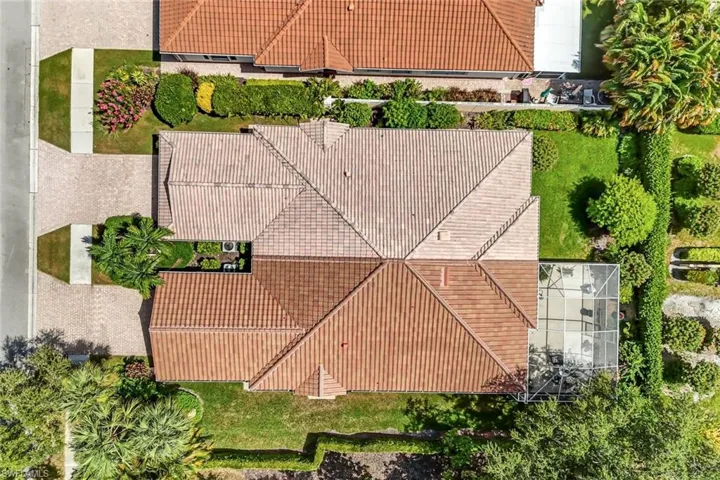 Aerial view of property and surrounding area