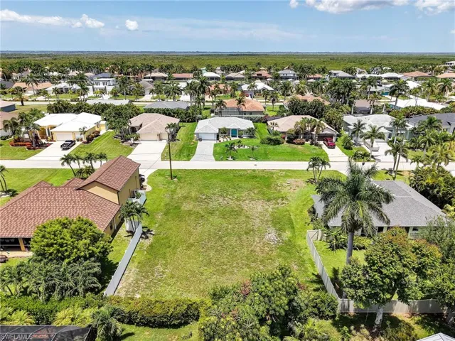5235 27th Pl, Cape Coral, Florida 33914
