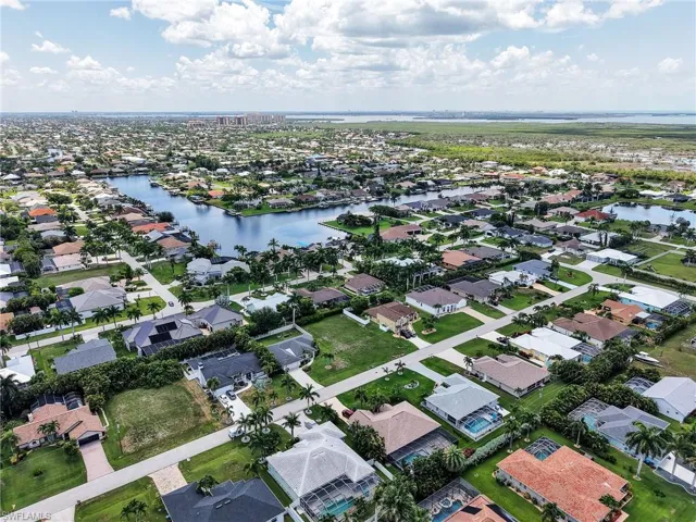 5235 27th Pl, Cape Coral, Florida 33914
