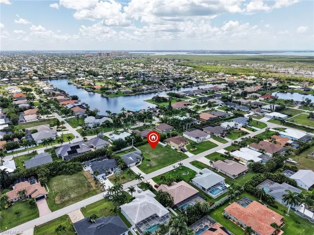 5235 27th Pl, Cape Coral, Florida 33914