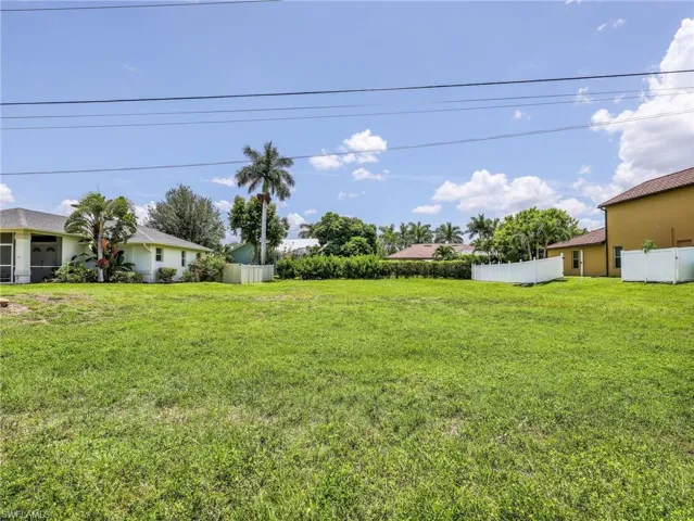 5235 27th Pl, Cape Coral, Florida 33914