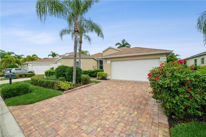 15124  Sterling Oaks  DR, Naples, FL 34110