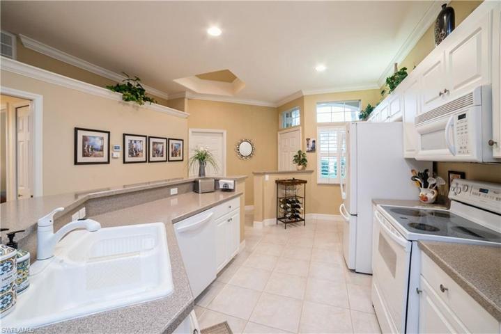 15124  Sterling Oaks  DR, Naples, FL 34110