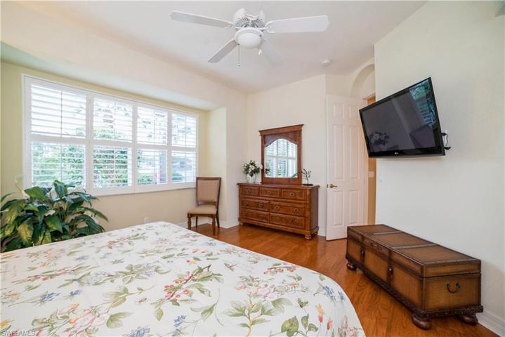 15124  Sterling Oaks  DR, Naples, FL 34110