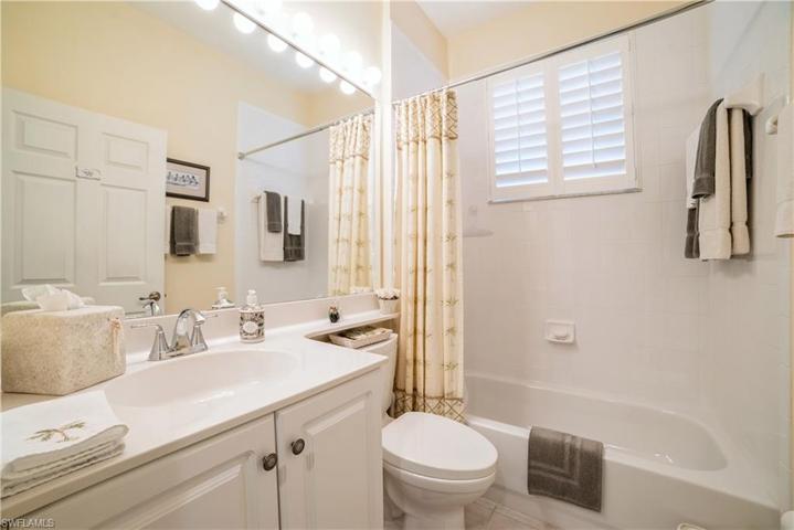 15124  Sterling Oaks  DR, Naples, FL 34110