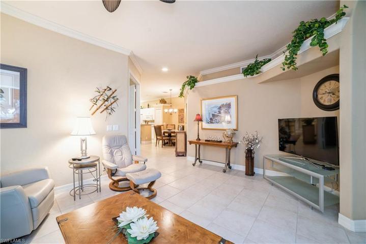 15124  Sterling Oaks  DR, Naples, FL 34110