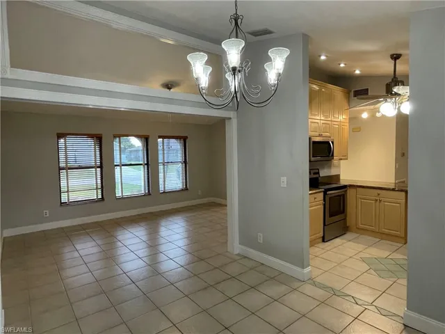 111 Se 21st Ave, Cape Coral, Florida 33990